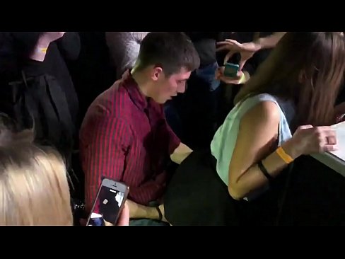 ❤️ Sex nyata dina nightclub Rusia. gadis Rusia 18 taun heubeul dina anus jeung heunceut fucked di nightclub a ❤️ porno rusia di urang% su.raceporn.ru% ❌️